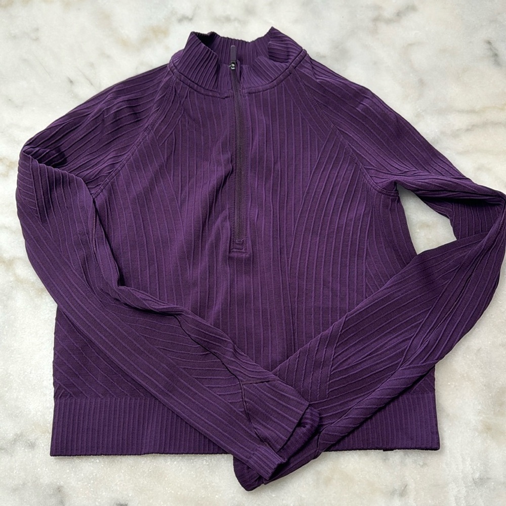 Great condition purple quarter zip lululemon jacket cropped